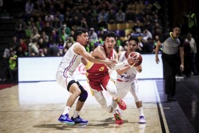 KOK官网_关于内线强攻奏效压制对手阵地的信息