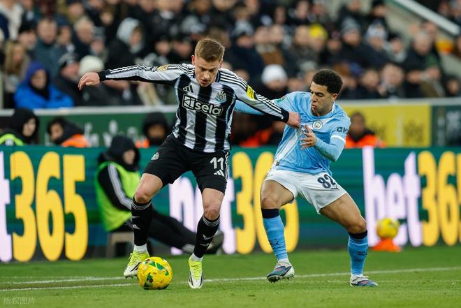 关于曼城英超战胜纽卡斯尔联德布劳内助攻建功的信息